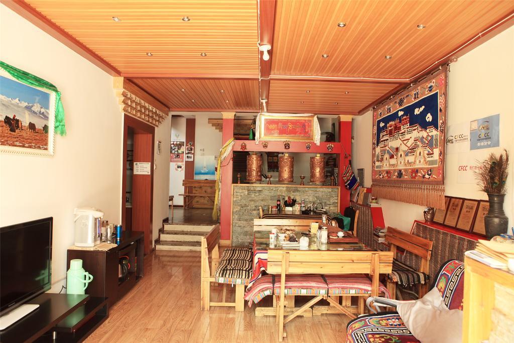 Xining Yushu Zangjia Hostel Bagian luar foto